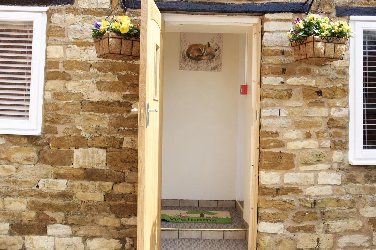 The Fox Inn, Wilbarston Bagian luar foto